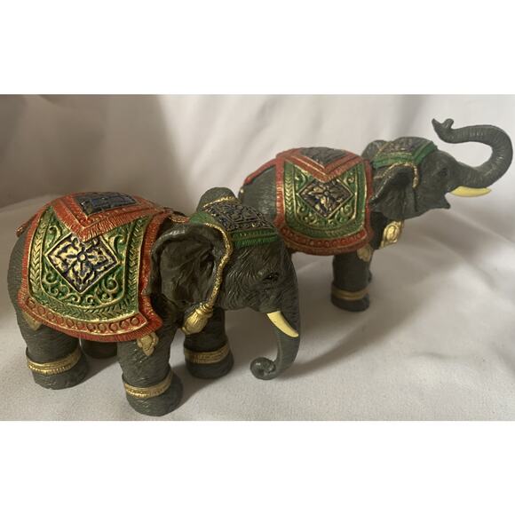 Decorative Resin Elephant Figurines set of Two - Picture 2 of 6